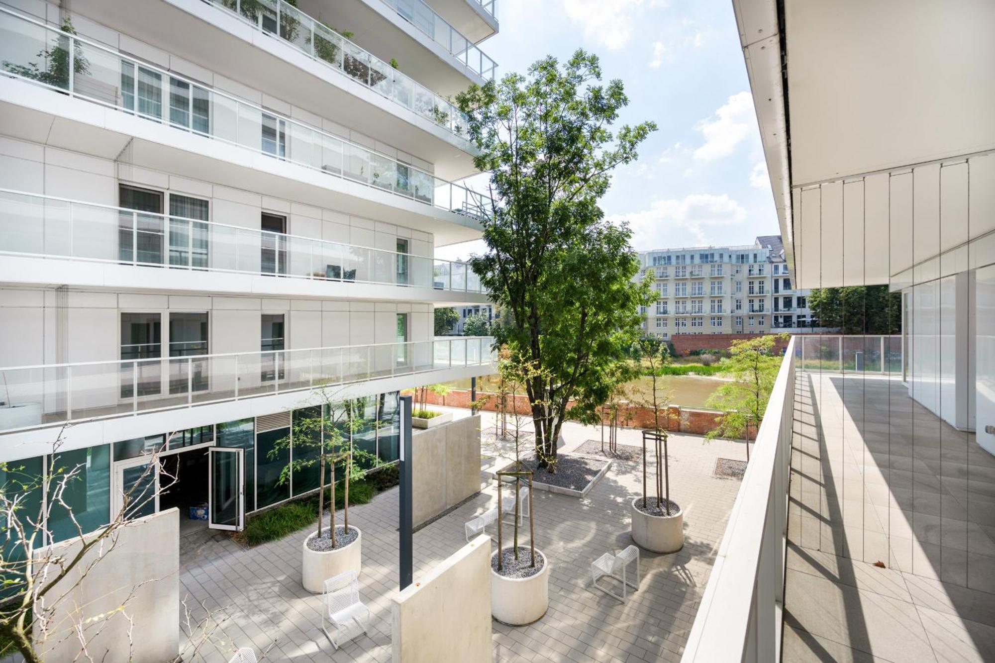 Elegant Apartment With Balcony By The Oder River In Wroclaw By Renters Prestige Buitenkant foto